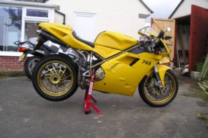 abba Superbike Stand on Ducati 748