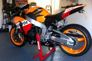 abba Superbike Stand on Honda Fireblade