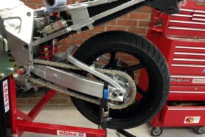 abba Sky Lift used for Honda Fireblade rear end removal pt. 2