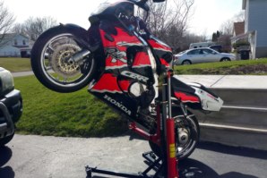 abba Sky Lift fitted to Honda Fireblade (wheelie position)