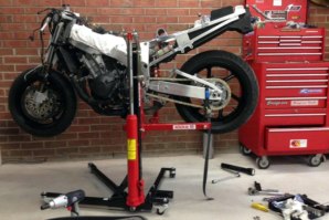 abba Sky Lift used for Honda Fireblade rear end removal pt. 1